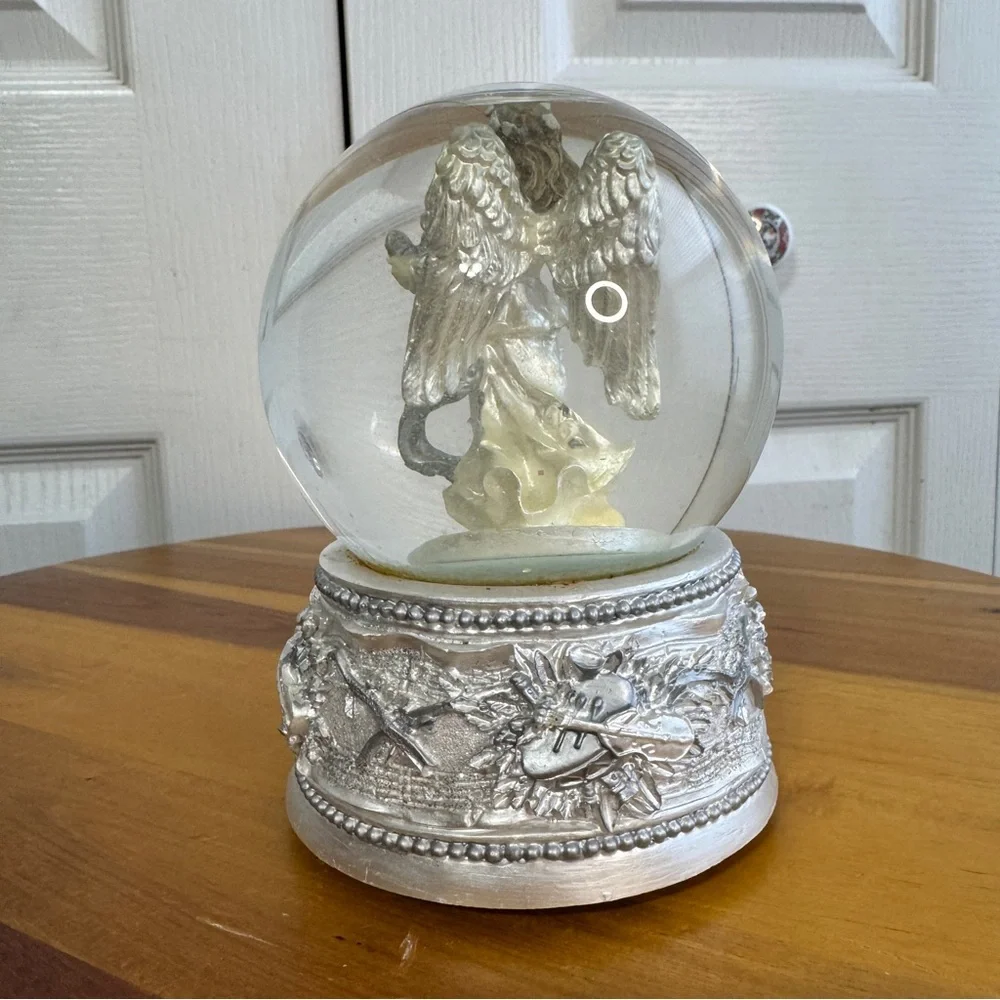 San Francisco Music Box silver bells angel snow‎ globe